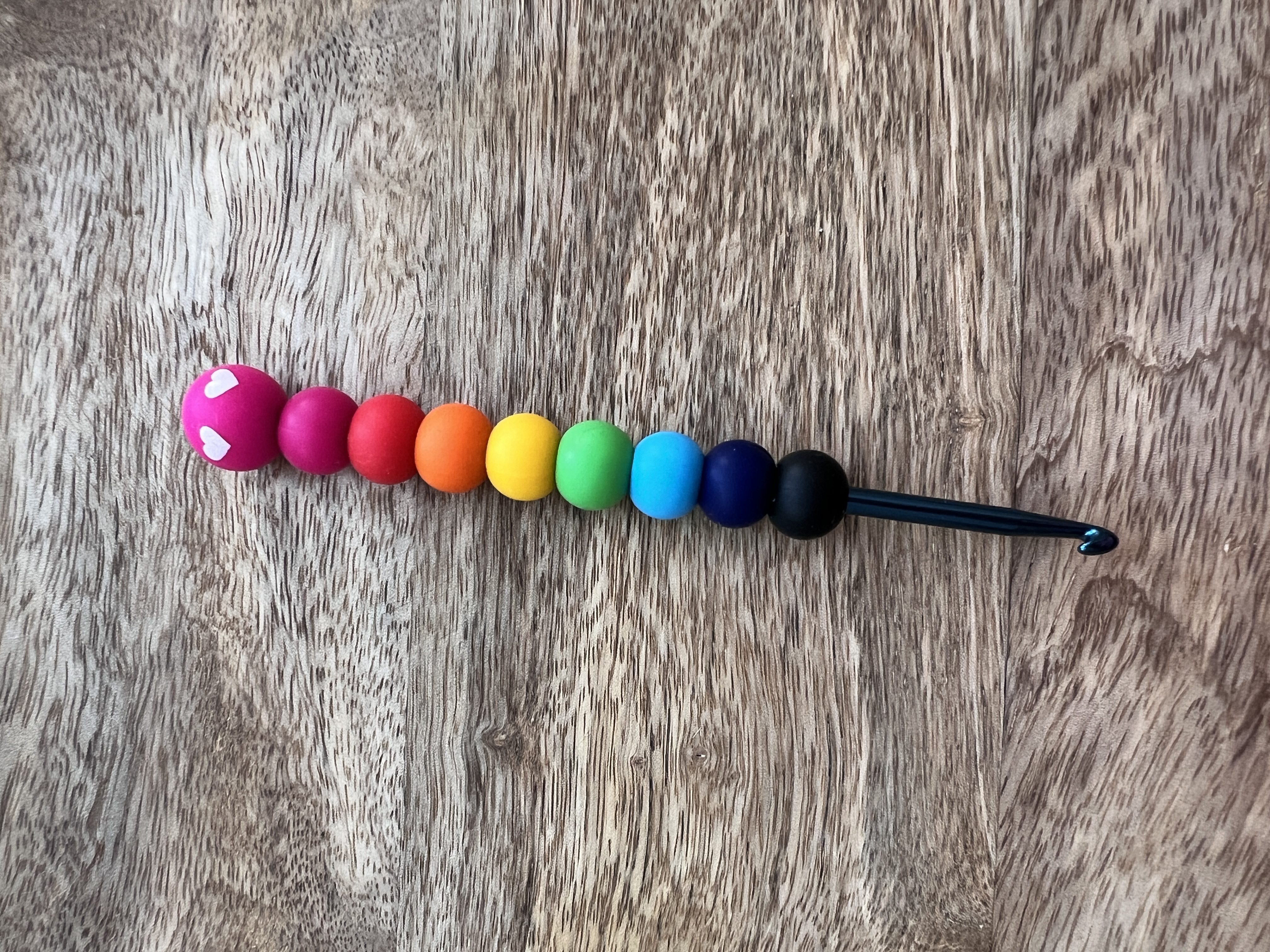 Designový háček 4mm