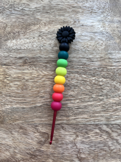 Designový háček 3mm/3,5mm- sedmikráska černá