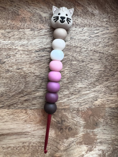 Designový háček 3mm- Kočka (béžová)